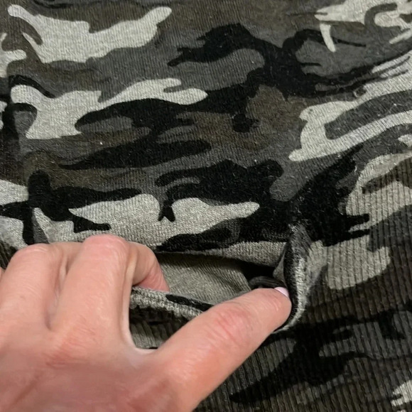 Sanctuary Hooded Camo Cardigan. XS - Picture 5 of 7
